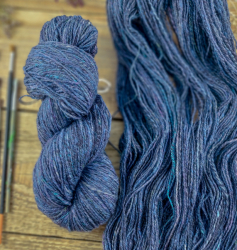 Hand Spun Wool Yarn #21, extra fine merino and cashmere blend, Woolento - kopie