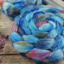 BLUE/ BURGUNDY, wool roving for hand spinning, merino and flax linen blend 