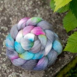 Graffiti /grey  - wool roving for hand spinning, blend of wool and tencel