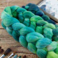 GREEN/BLUE, wool roving for hand spinning, blend of wool and tencel