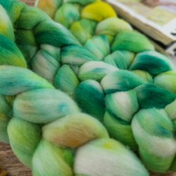 GREEN MIX, kyrgyz merino, hand dyed top roving, Woolento