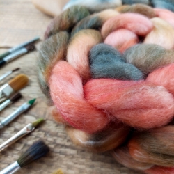 Sock wool roving for hand spinning, blend of wool and tencel, brown grey salmon