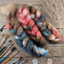 Sock wool roving for hand spinning, blend of wool and tencel, brown grey salmon