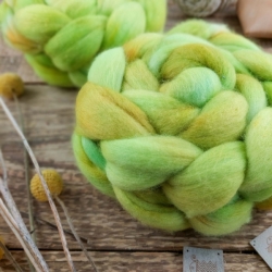 Bright Green merino fine wool, hand dyed top roving, Woolento 