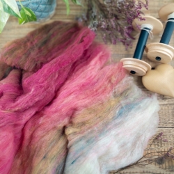Art Batt No.15, merino wool with glitttery nylon, Woolento