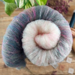 Art Batt No.17, merino wool with glitttery nylon, Woolento 