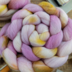 OLD ROSE MIX, kyrgyz merino, hand dyed top roving, Woolento