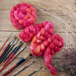 RED MIX, wool roving for hand spinning, blend of wool and tencel