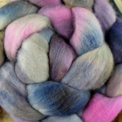 VIOLET/ OLD ROSE/ TAUPE, merino fine wool, hand dyed top roving, Woolento 